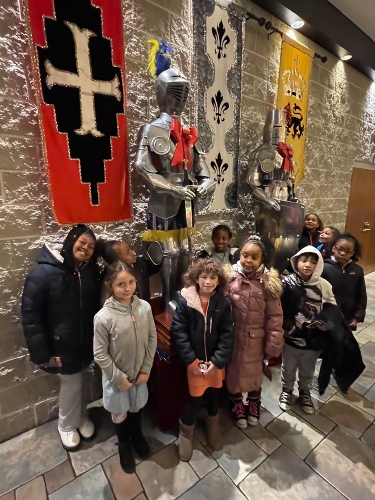 3rd Graders getting ready to see Medieval Times!
